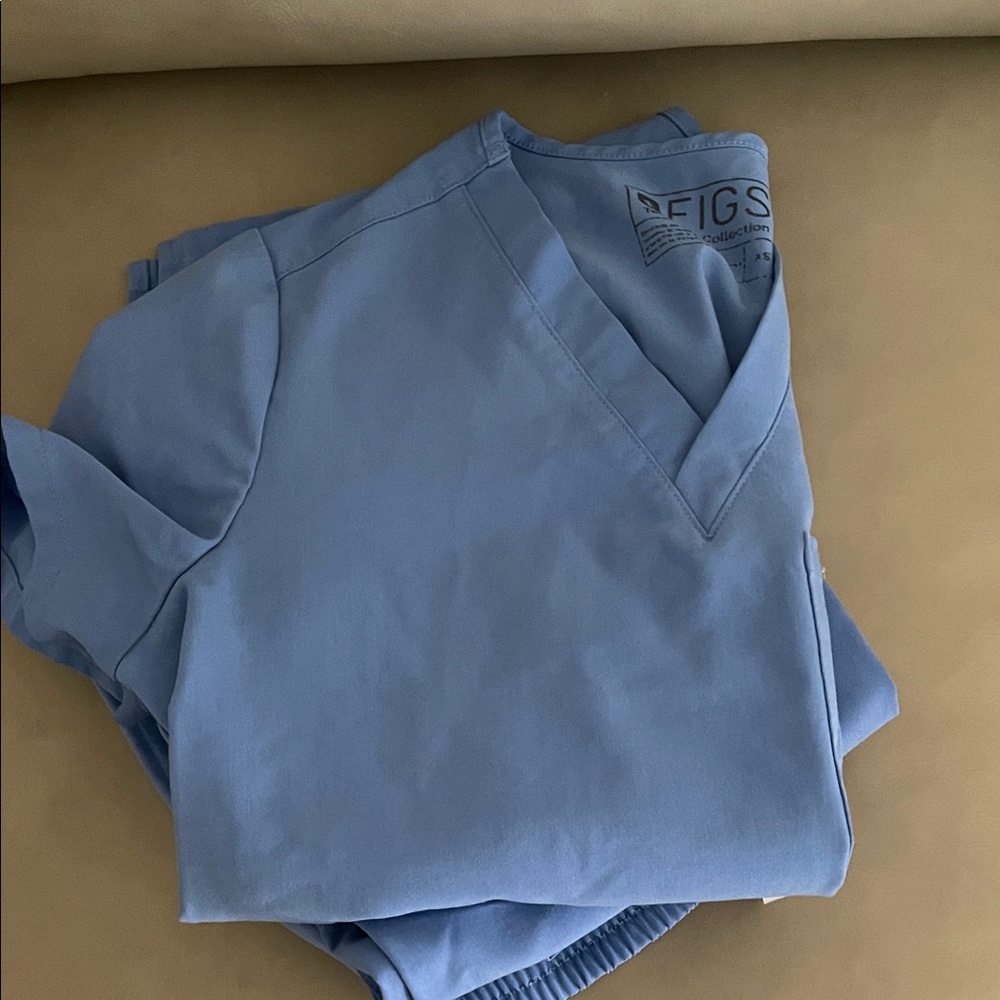 Petite Figs Ceil Blue Scrub Set